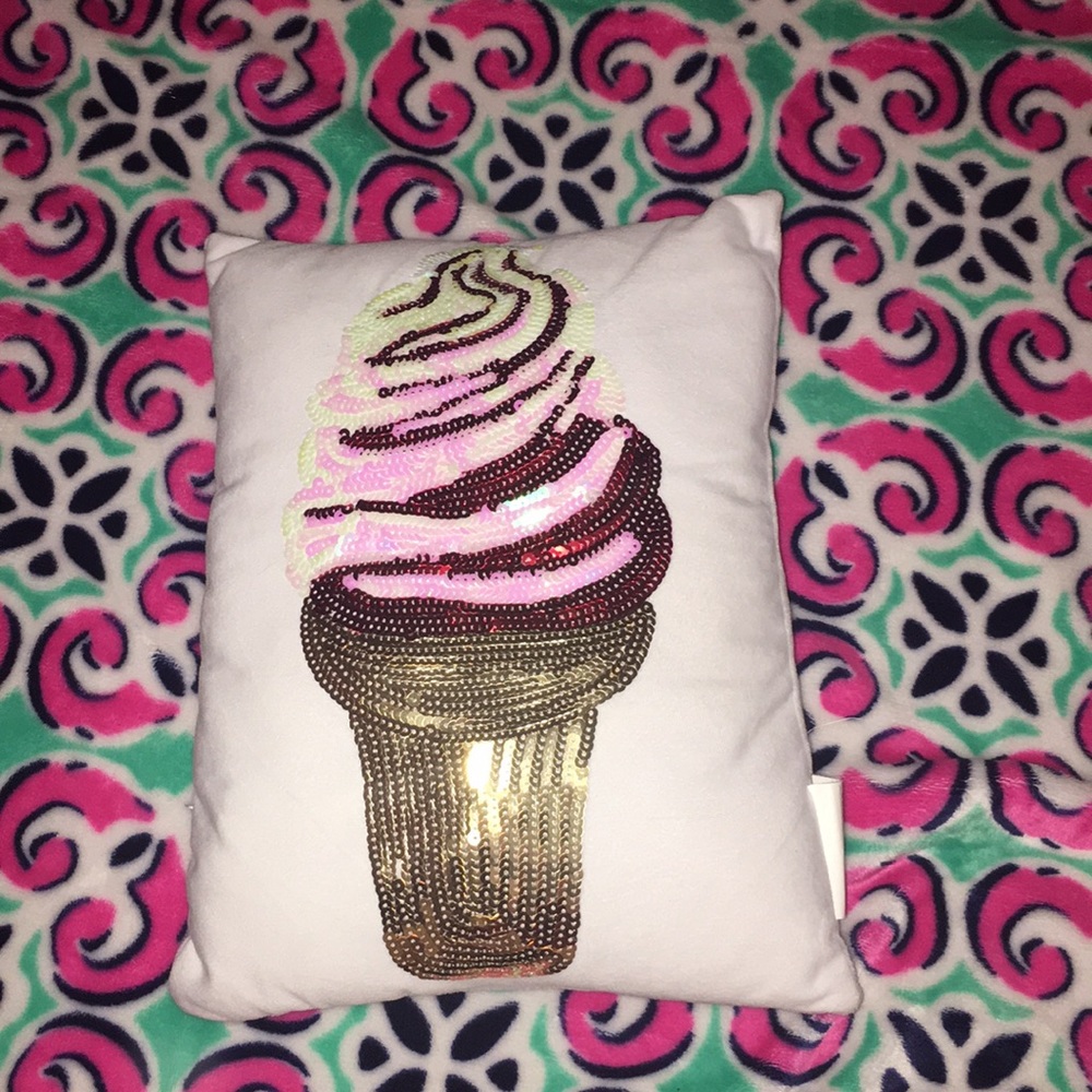 ice cream pillow!!